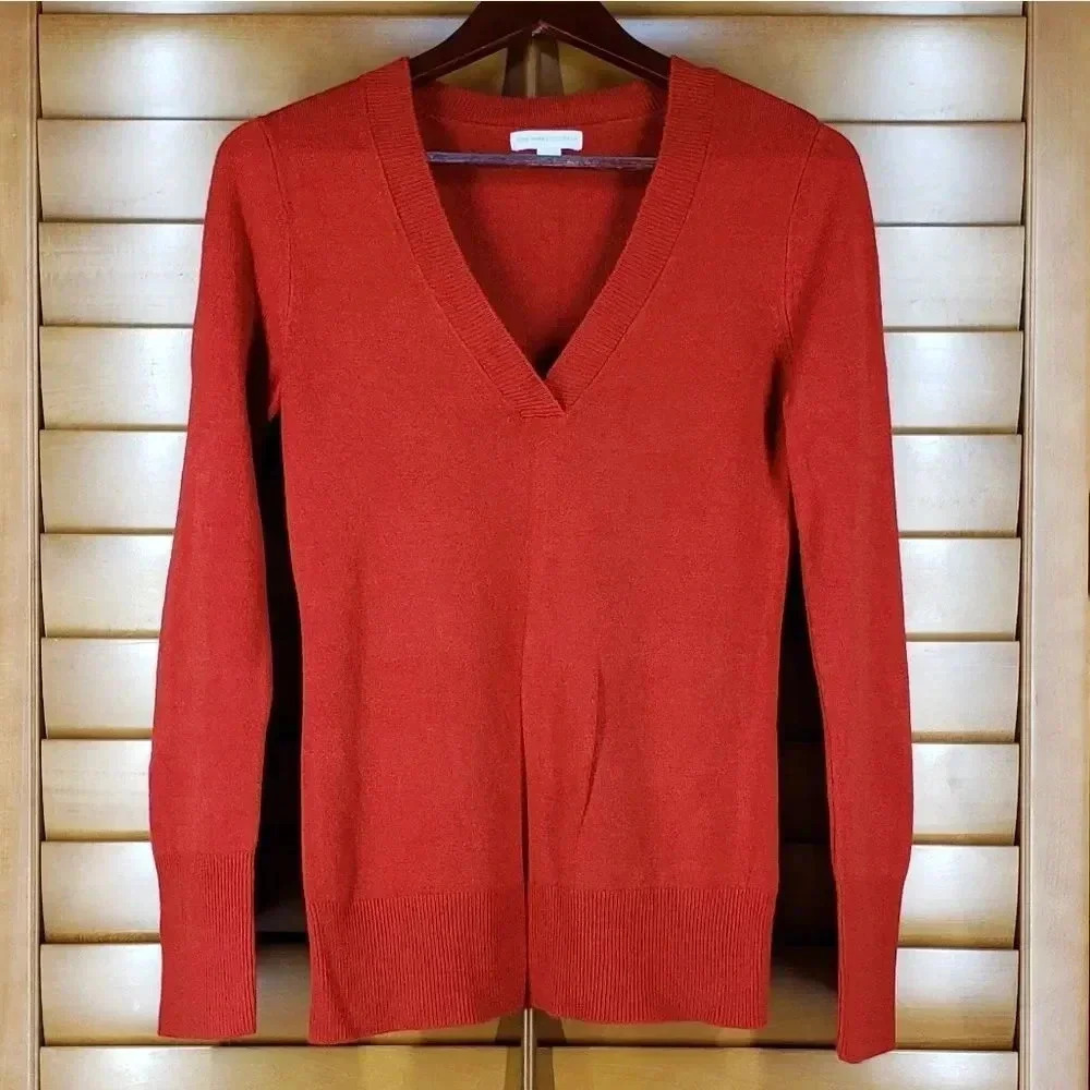 New York And Company Red V-neck Sweater